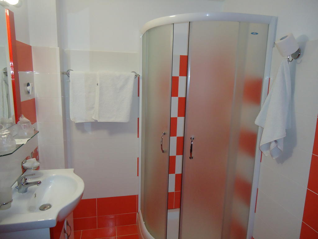 Pensiunea Geona Poiana Teiului Room photo